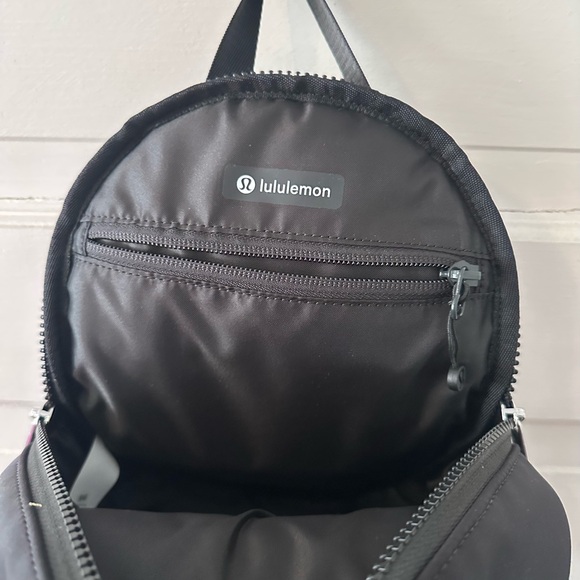 Lululemon Knit Nylon Micro Backpack 4L - Picture 3 of 4